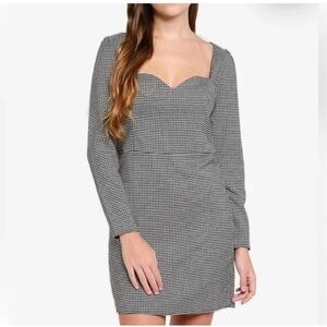 Abercrombie & Fitch Gray Sheath Dress Sweetheart Neckline